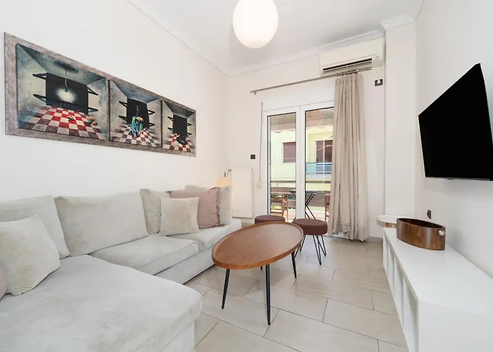 Modern Apartment In Thiseio With Balcony