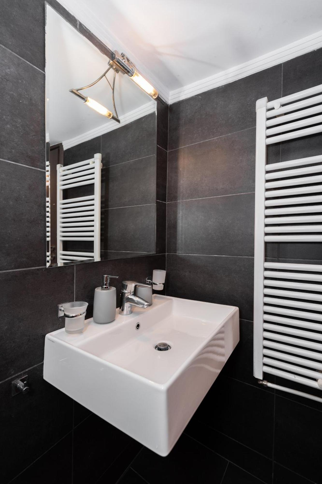 Apartment Modern In Thiseio With Balcony Athens