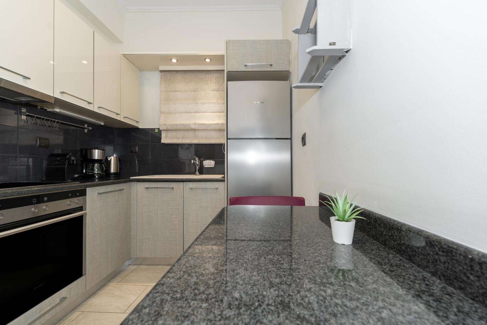 Modern In Thiseio With Balcony * Athens