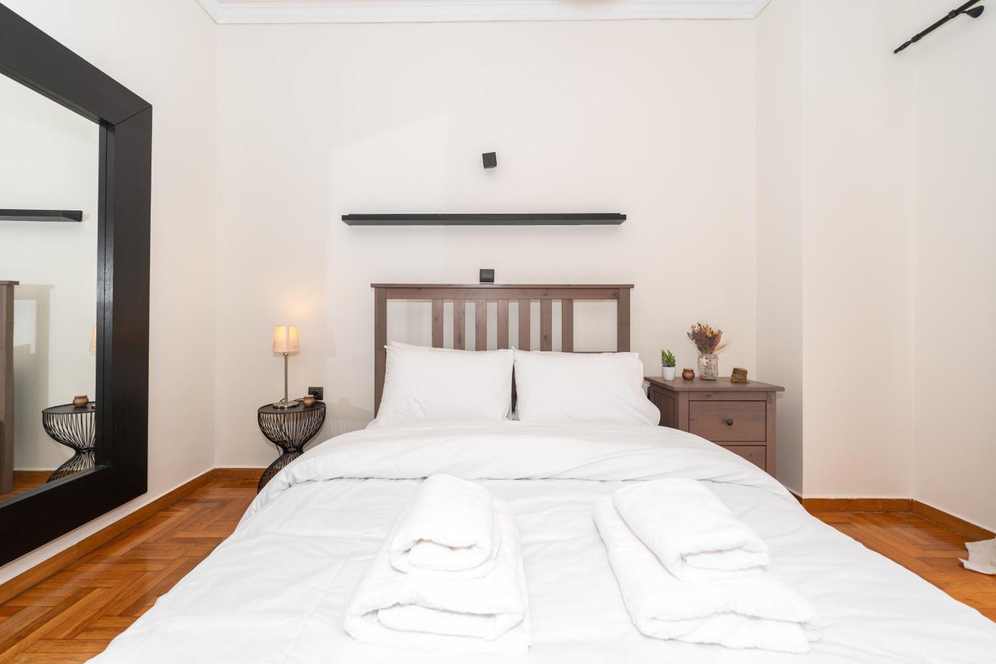 Modern In Thiseio With Balcony Apartment