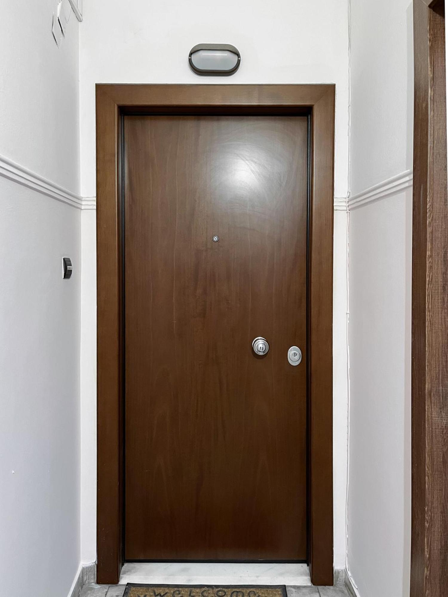 Modern In Thiseio With Balcony * Athens