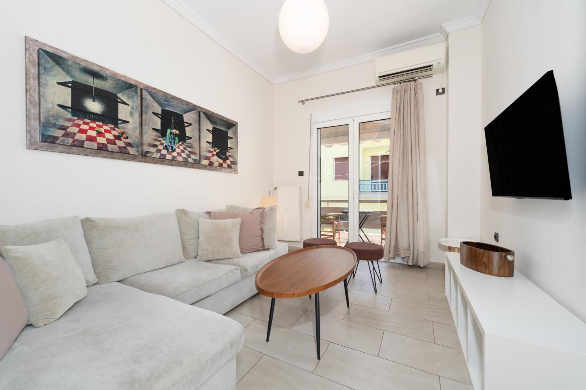 Modern In Thiseio With Balcony
