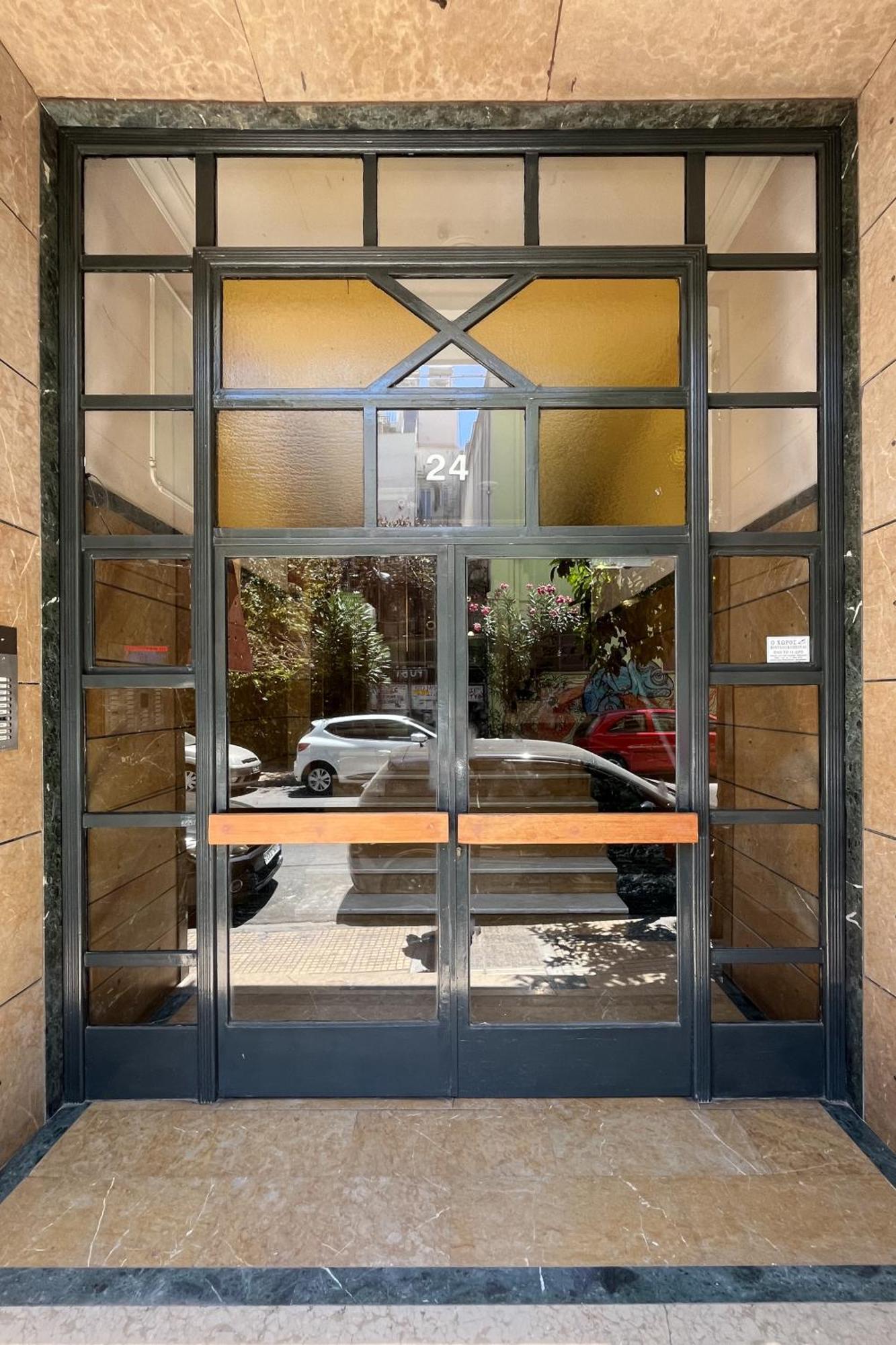 Modern In Thiseio With Balcony *
