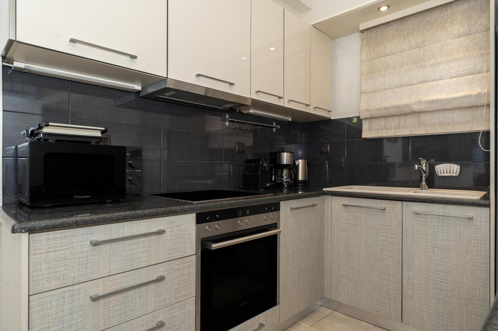 Apartment Modern In Thiseio With Balcony